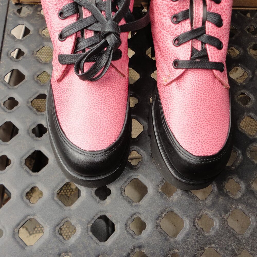 SHINDIGS Women's Pink Leather Hiking Boots Size 7B with Original Box - Picture 2 of 10